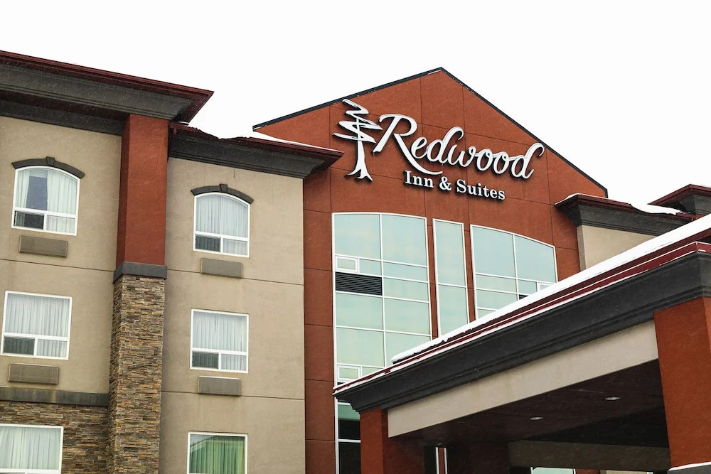Redwood Inn & Suites