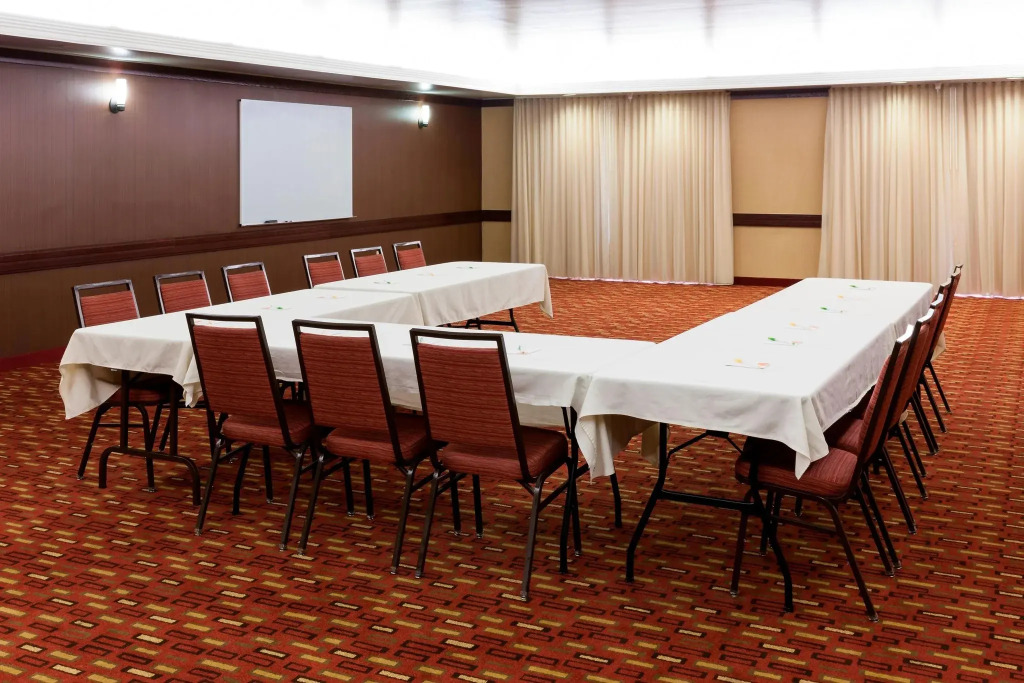 Courtyard by Marriott Wichita East