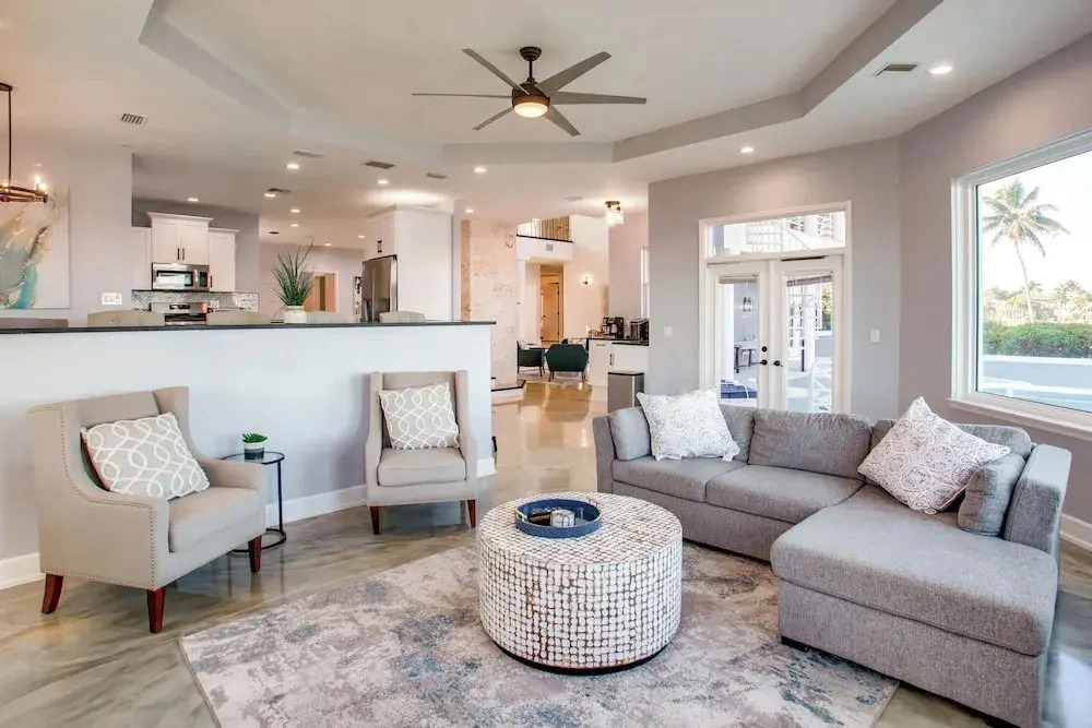 Riverfront Fort Myers Luxury Home w/ Heated Pool