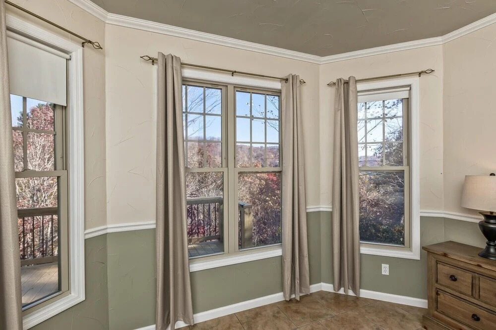 Rumbling Bald Resort Home In Lake Lure - Wifi - Community Beach, Pool, Golf And More 5 Bedroom Home by Sunscape Property Management