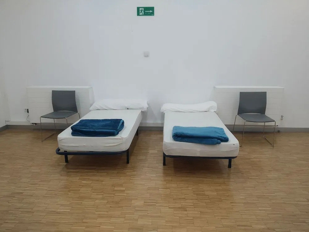 Albergue de Peregrinos San Cipriano - Hostel