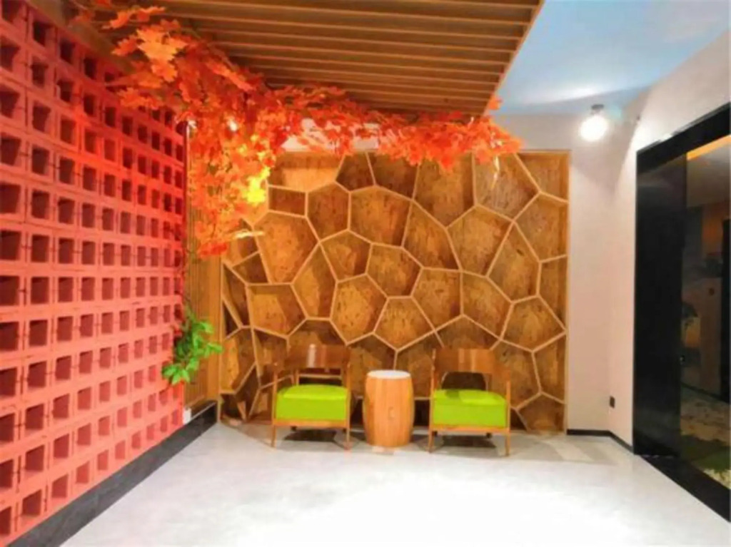Kee Royal Hotel (Dengzhou Hua Chau Academy Store)
