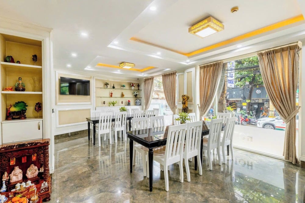 Blue Diamond Airport Hotel