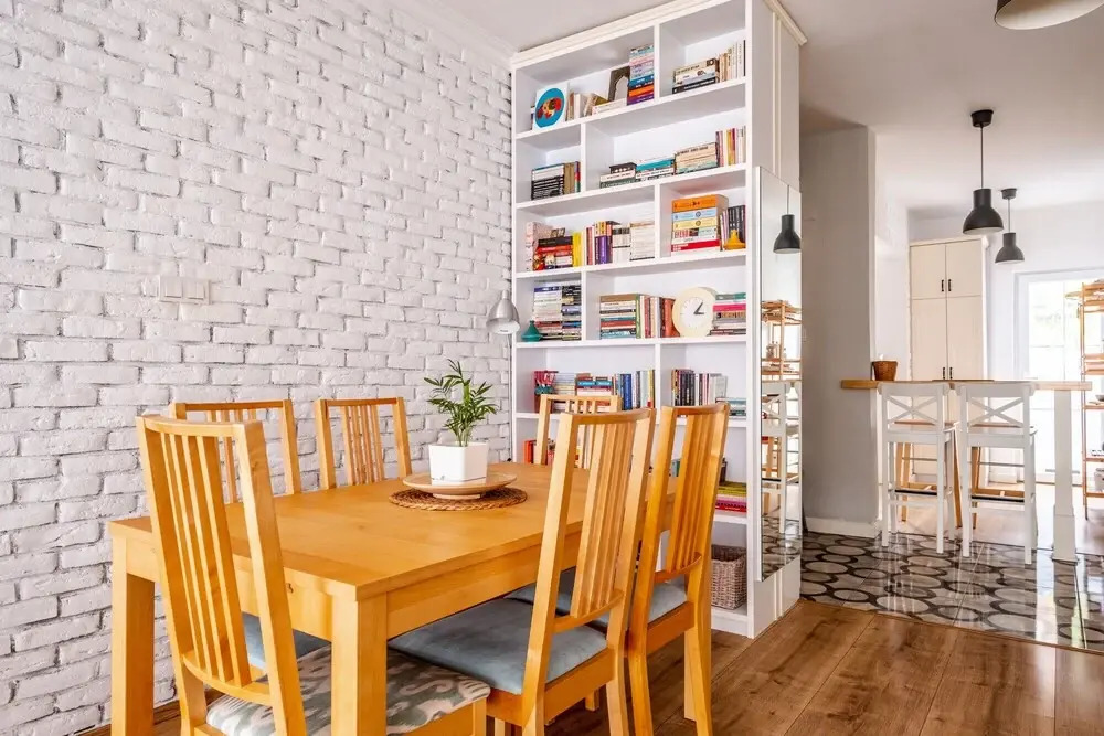 Central and Stylish Flat in the Heart of Kad k y