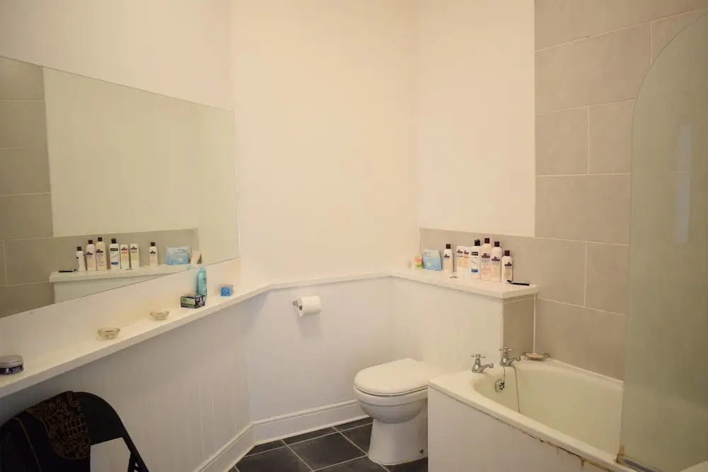 1 Bedroom Apartment With Beautiful Views in Hampstead