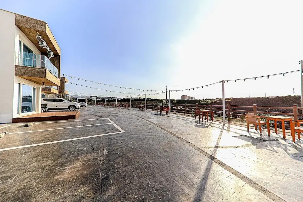 Iho 1820 Cafe & Guesthouse - Hostel