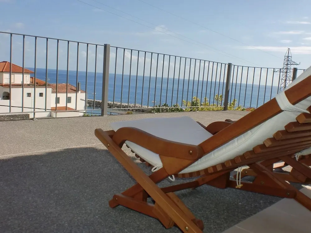 House In Calheta Beach - Best Location In Calheta