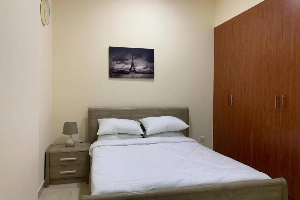 Cozy 2BHK Near to DMCC Metro Station -505