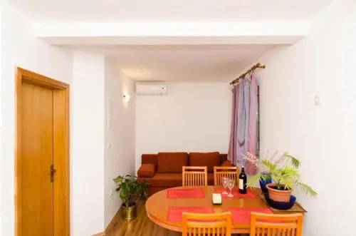 Apartments Žuronja
