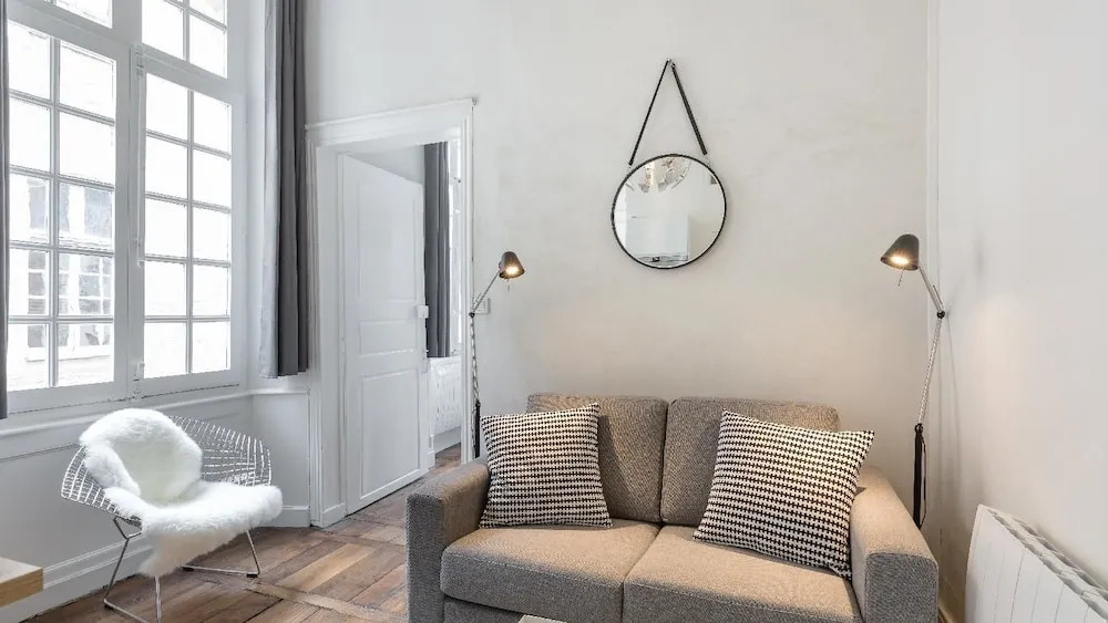 LHorloge by Cocoonr