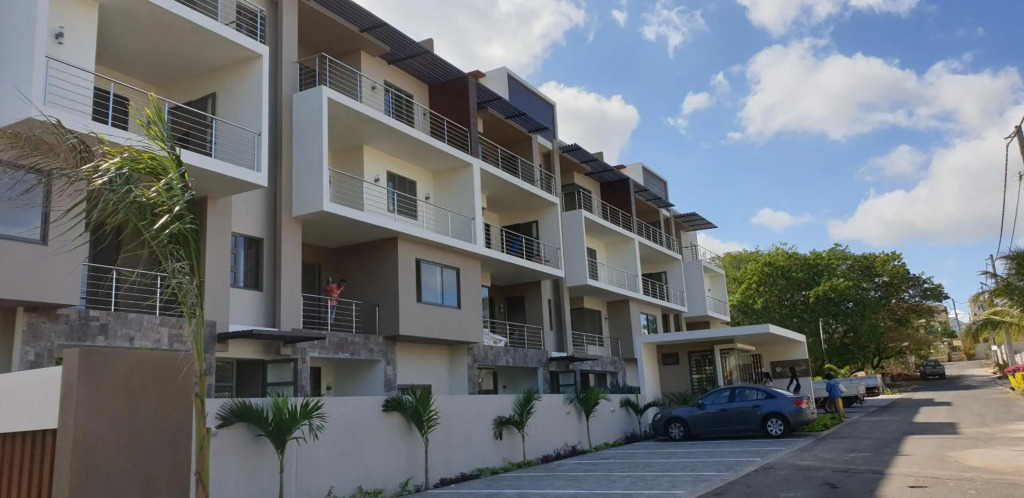 Westwood Deluxe Penthouse with private Roof top Ref 15847