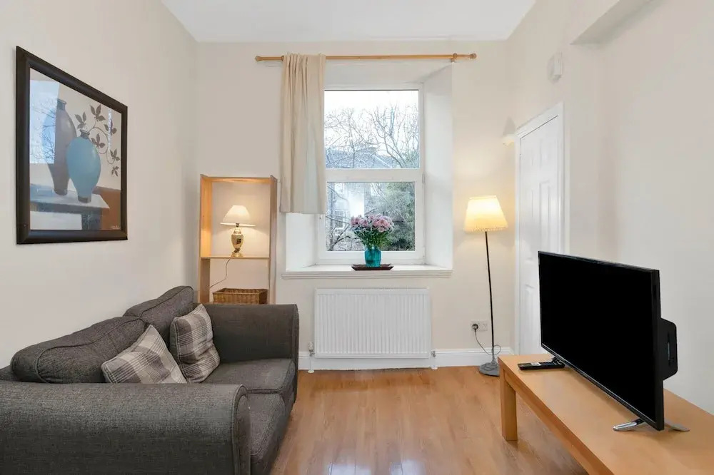 Charming City View Apartment With Modern Comforts