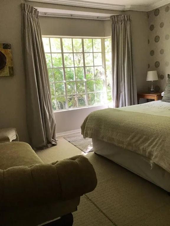 Fully Furnished 3 Bedroom House In in Pentagon Park Bloemfontein