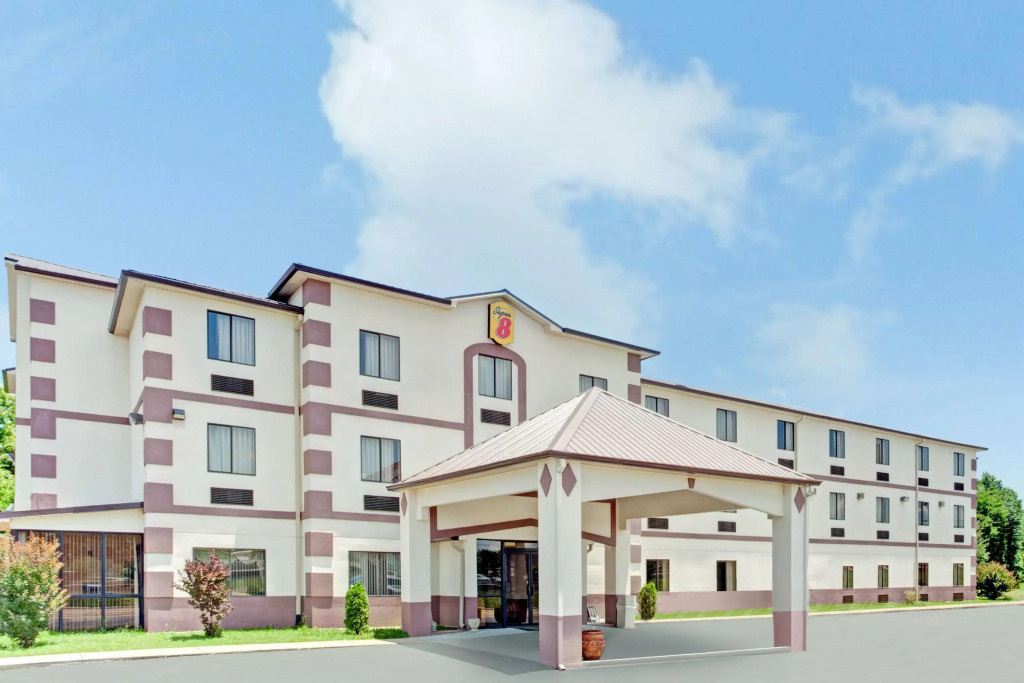 Super 8 by Wyndham Jackson Ridgeland