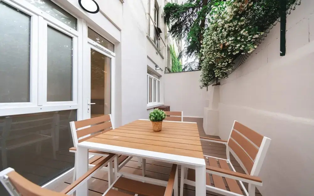 AC Apartment With Terrace in the Center of Paris
