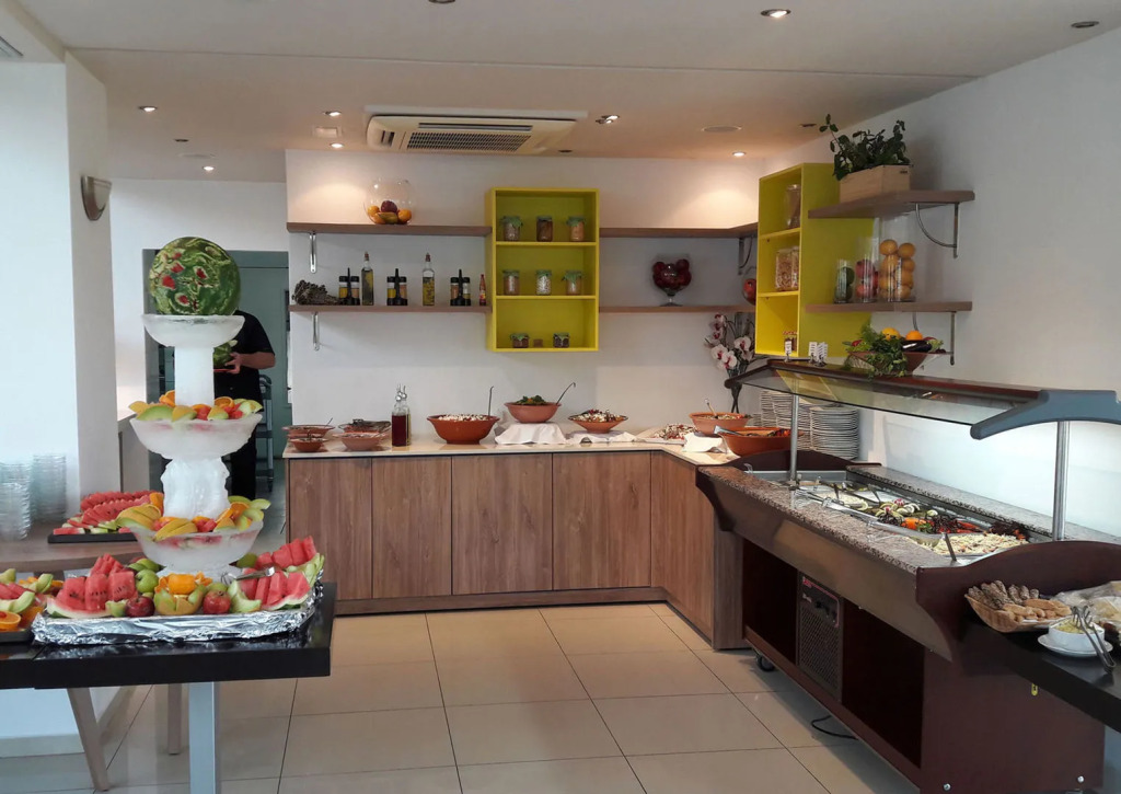 Meropi Hotel & Apartments