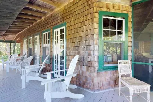 Historic Home with Large Deck, Free WiFi, Washer/Dryer - Near Beach and Downtown