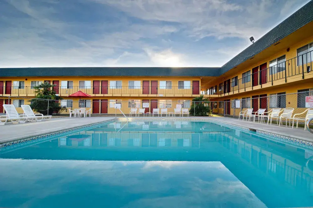 Econo Lodge I-5 at Rt. 58