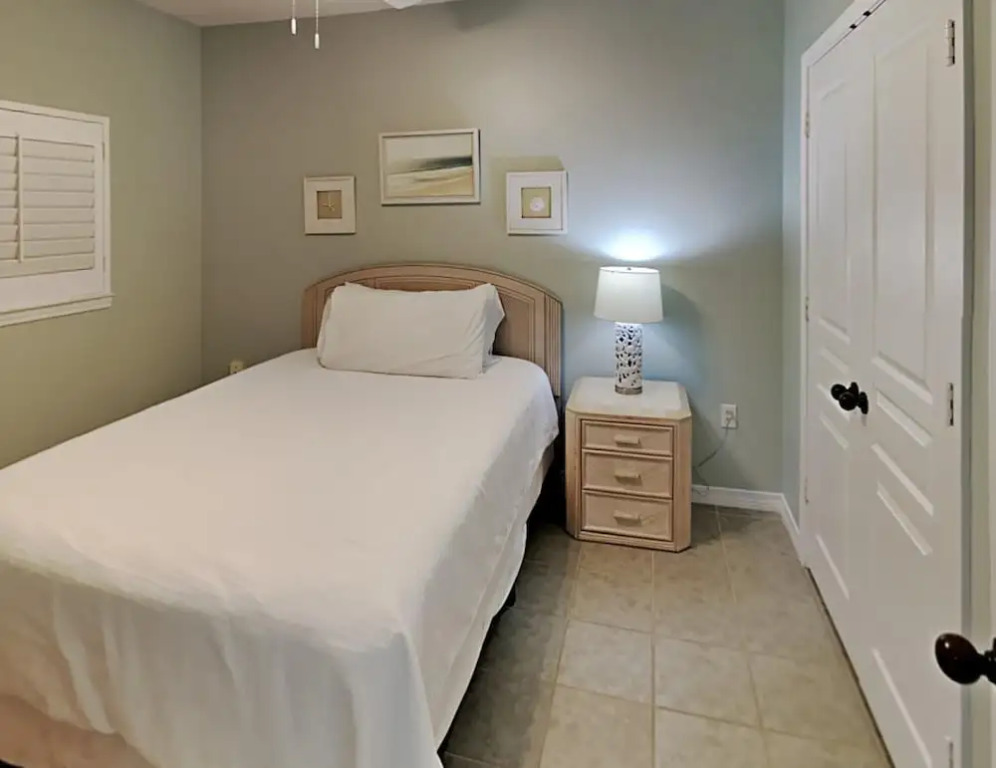 Emerald Isle Pensacola Beach by Southern Vacation Rentals