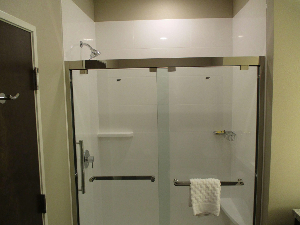 Best Western Plus Lakeview Hotel