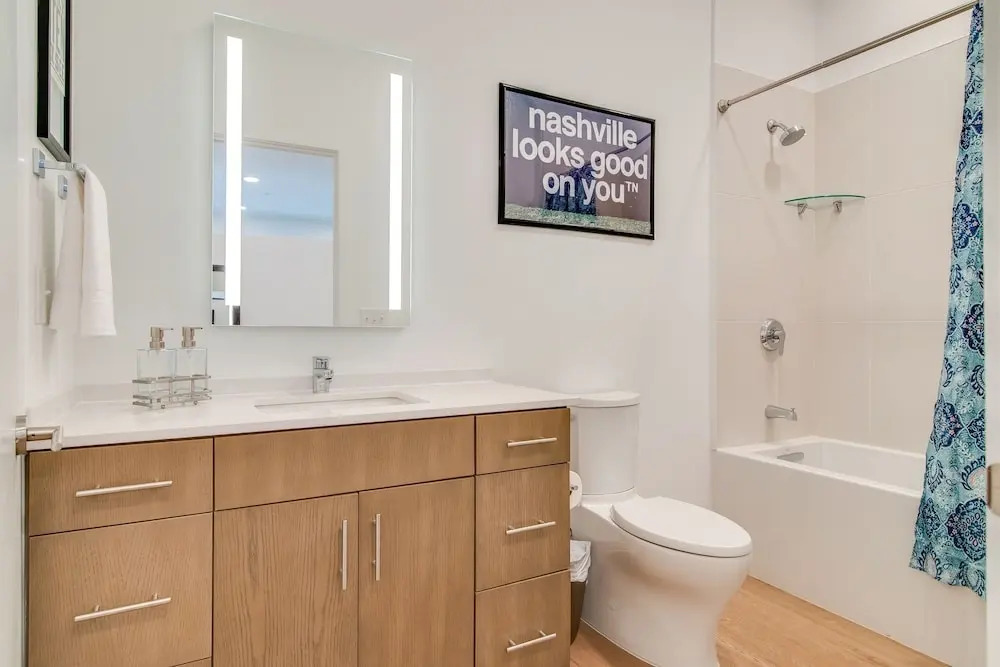 Lllume Chic Gulch View Community Gym & Pool 1 Bedroom Condo