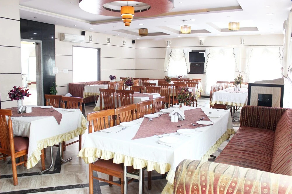 OYO 1835 Sun Hotel Agra