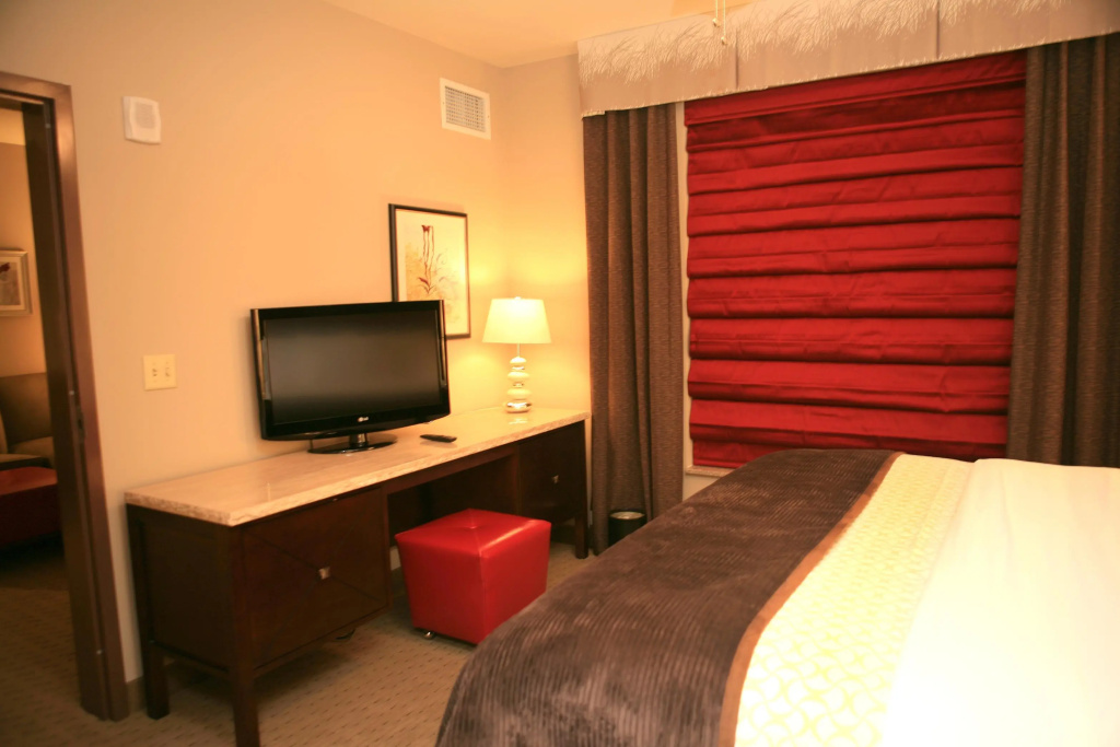 Отель Embassy Suites by Hilton Birmingham Hoover