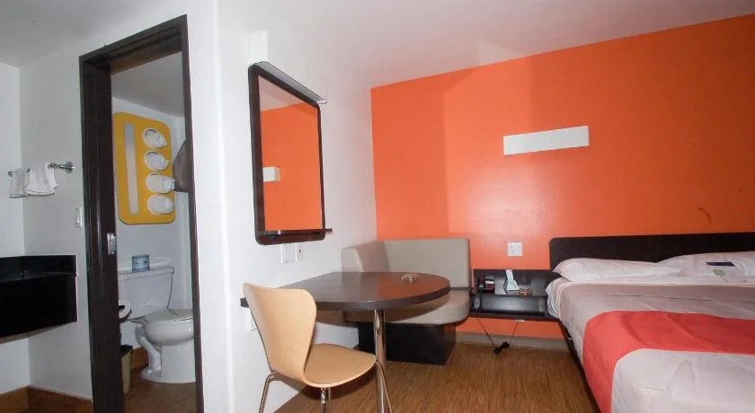 Motel 6 Victorville, CA - Apple Valley