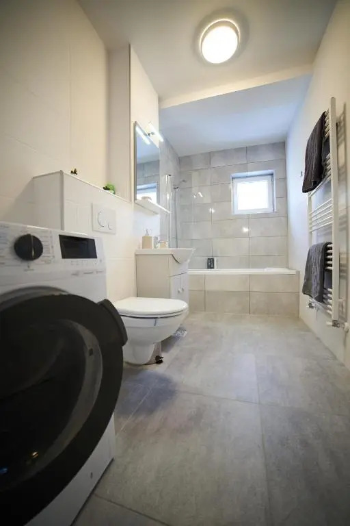 Modern 3 APT Near Old Town – 15 Min Walk