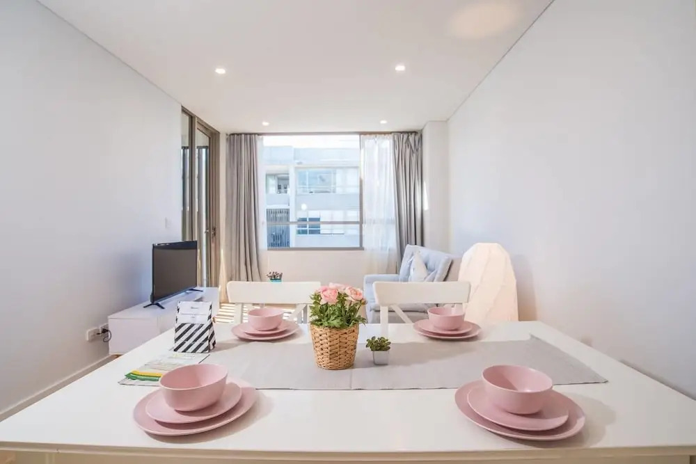 Roseberry Apartment For Travelling Couple In Green Square