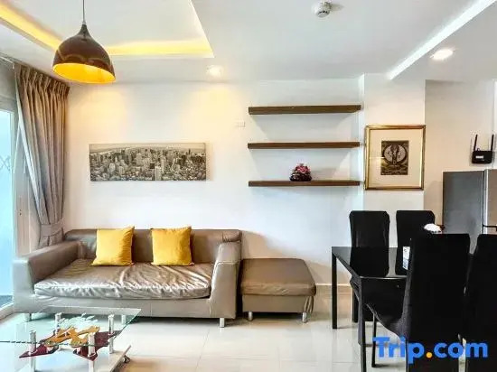 6-49 - 1 Bdr Condo With Balcony and Shared Pool