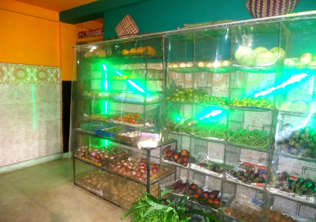 Cool Land Hot Hut
