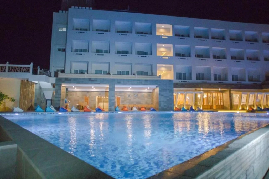 Pollos Hotel & Gallery