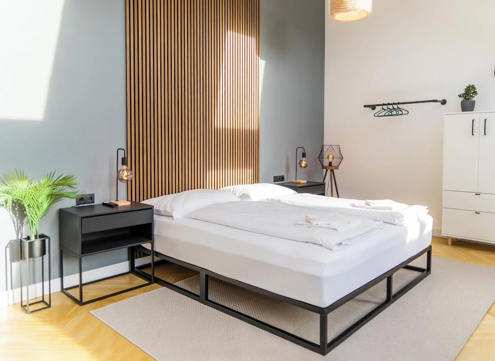 Bright Apartment Near Central Station