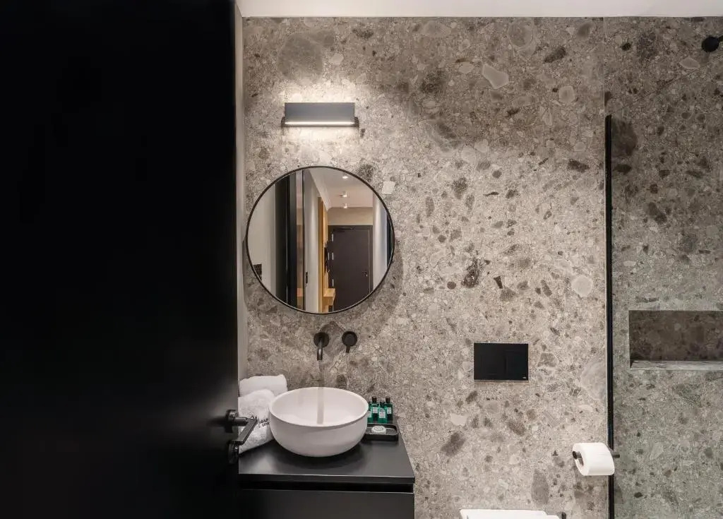 Mauro Suites