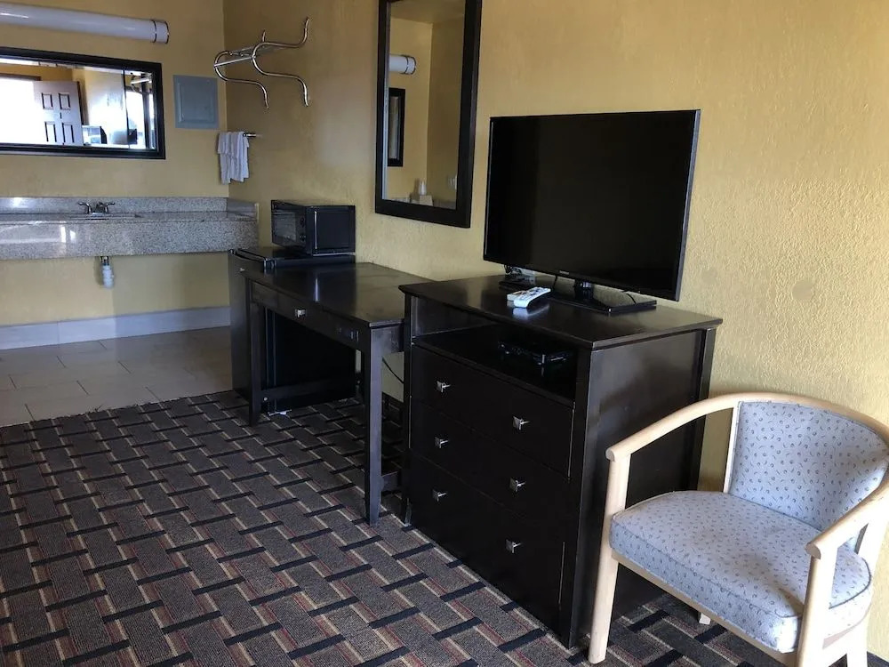Budget Inn Ada