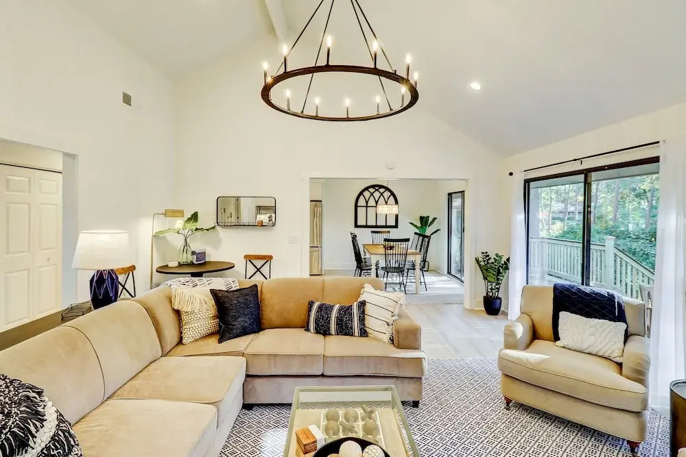 49 Governors - 3 Br Home
