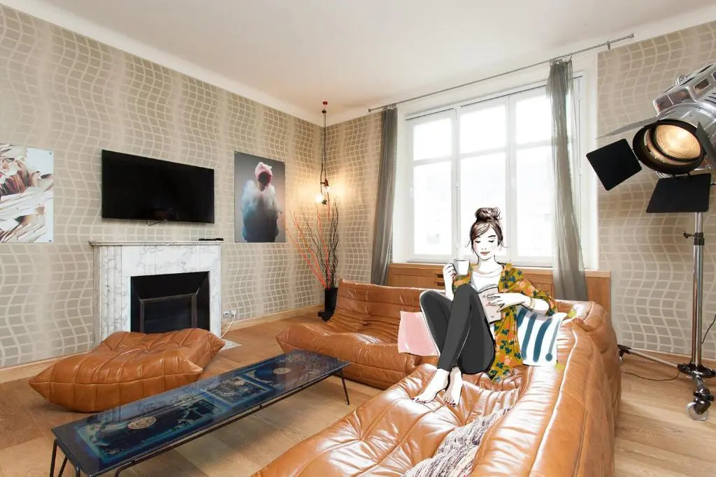 Palais Area: Modern 4 Bedrooms/ 4 Baths