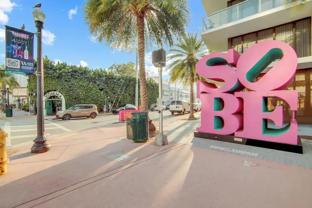 Chic Large Studio Apt Near Ocean Drive South Beach