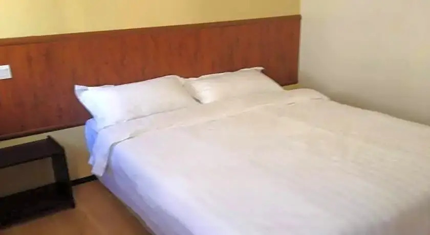 Universal Inn