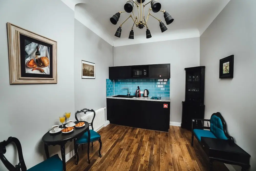 Sherlock Apartments