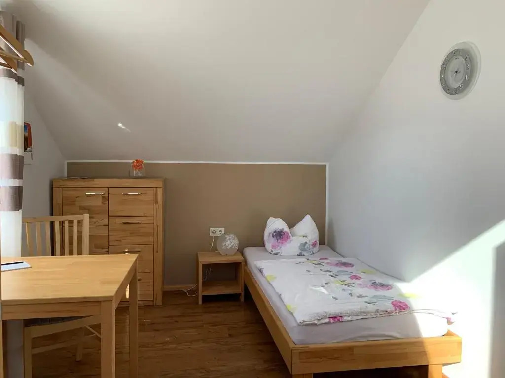 Haag Ferienwohnungen von "Small" bis "XL" für max 10 Personen und 6 Schlafzimmern