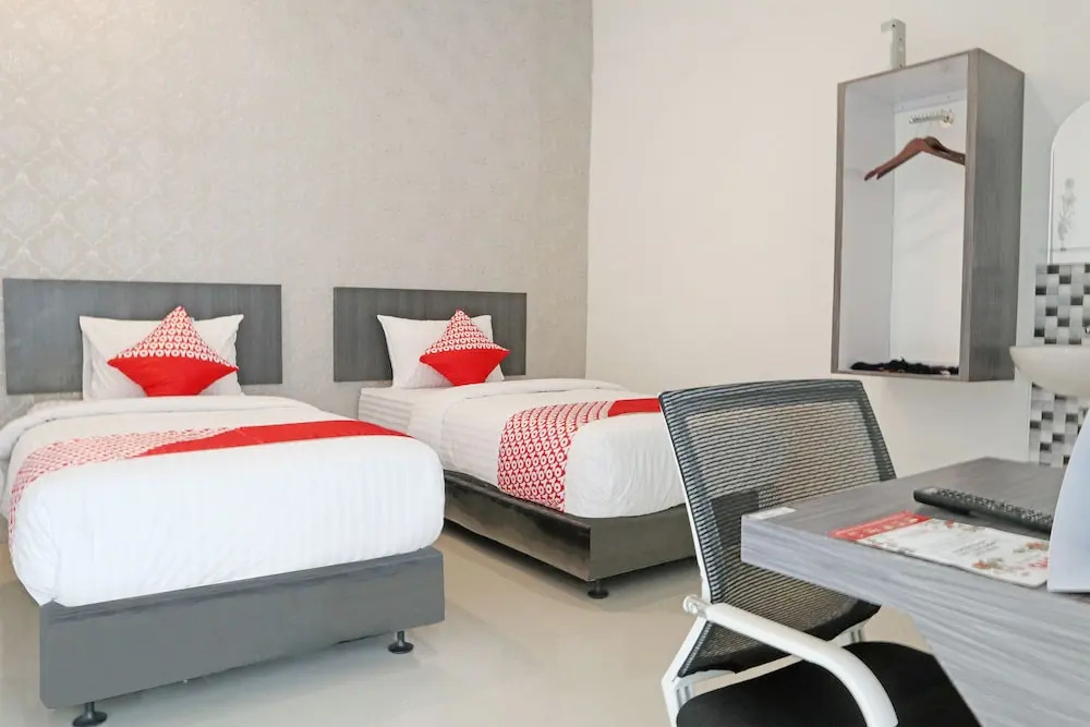 Sachila Residence Syariah  by OYO Rooms