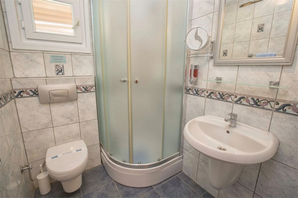 Hadrian Hotel
