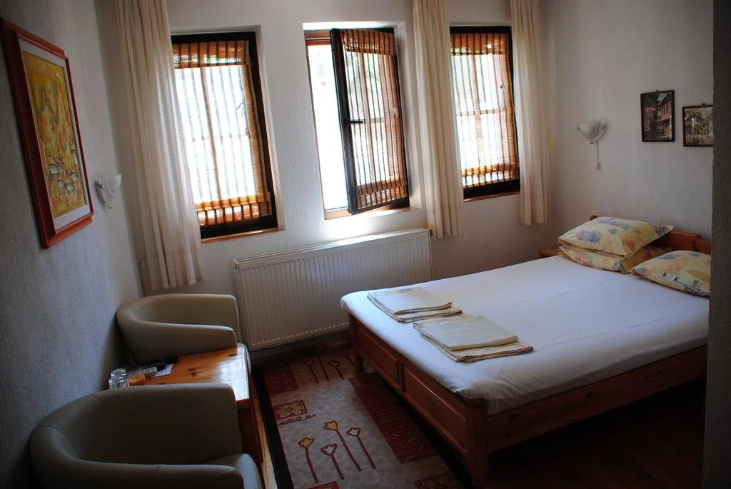 Tonis Guest House