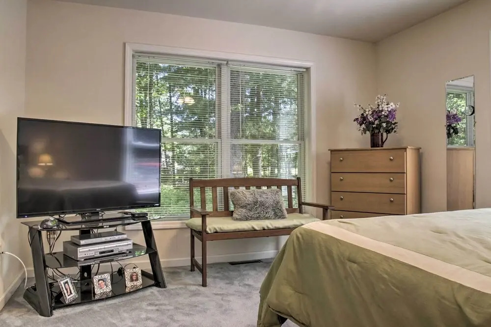 Spacious Home w/ Deck, Grill & Delaware River View