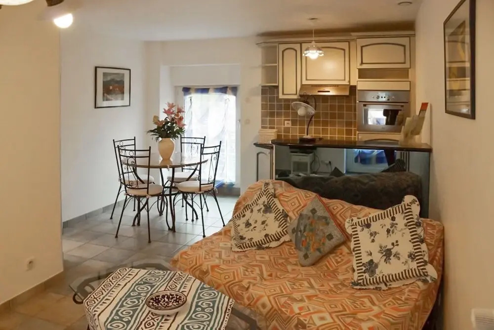Quiet, 2-bedroom House in Dol-de-bretagne With a hot tub and Furnished