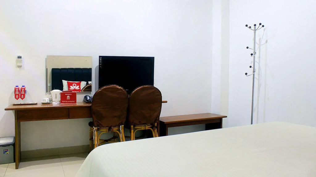 ZEN Rooms Lengkong Besar