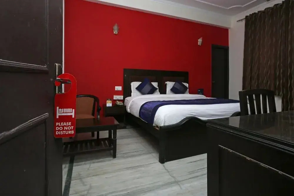 Royal Inn by OYO Rooms