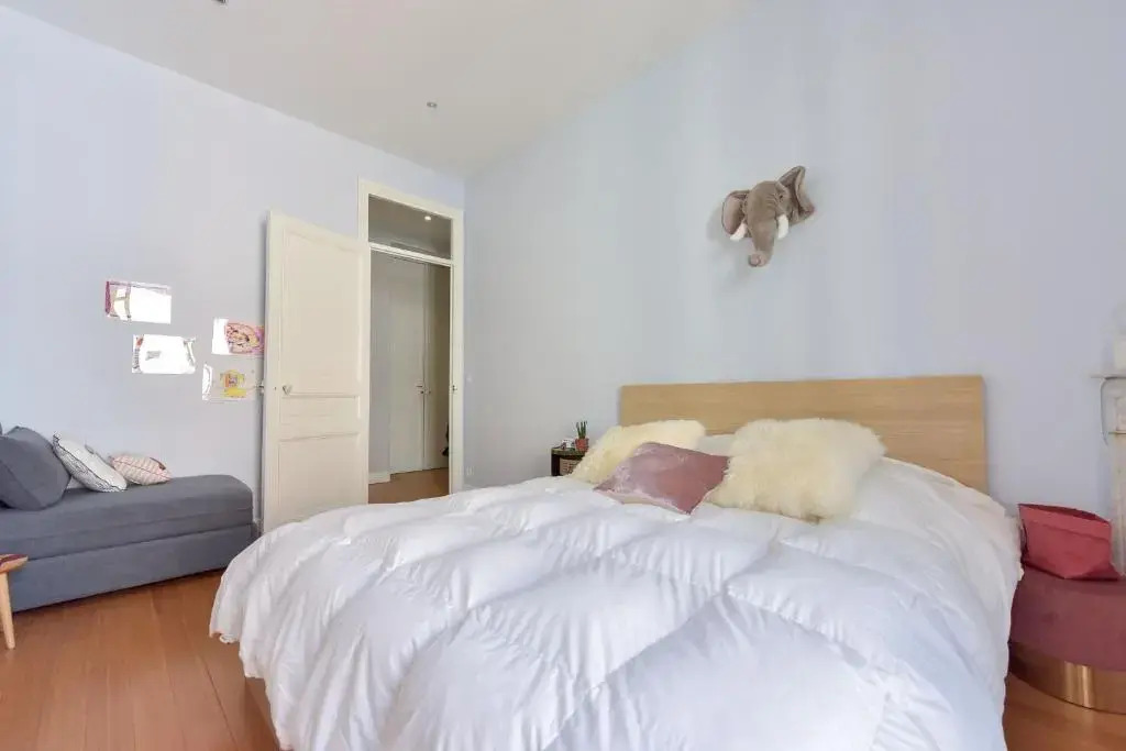 SERRENDY Fall in love Large 1-bedroom apartment 7min to Palais